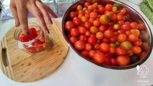 Помидоры черри в собственном соку