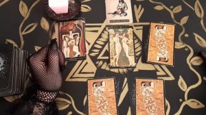 ГАДАНИЕ НА ТАРО. ПОДРУГА, ЕЕ ОТНОШЕНИЕ К ВАМ