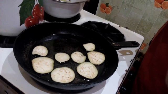 Бутерброды с баклажанами и помидором) смотреть онлайн