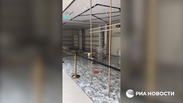 Магазины люксовых брендов закрылись
