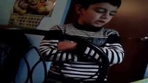 Erku toxa mam (мальчик не хочет делать уроки)