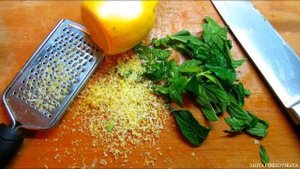 Рыбные котлеты с овощами на пару