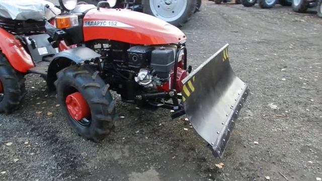 Беларус 152 МТЗ с коммунальной щеткой и отвалом смотреть онлайн