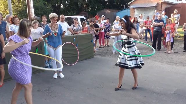 Карнавал " Королева Бензоколонки" смотреть онлайн