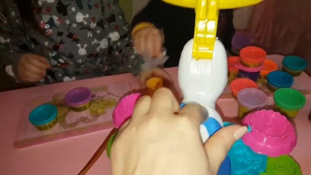 Автомат для мороженого/EISMASCHINE/PLAY-DOH смотреть онлайн