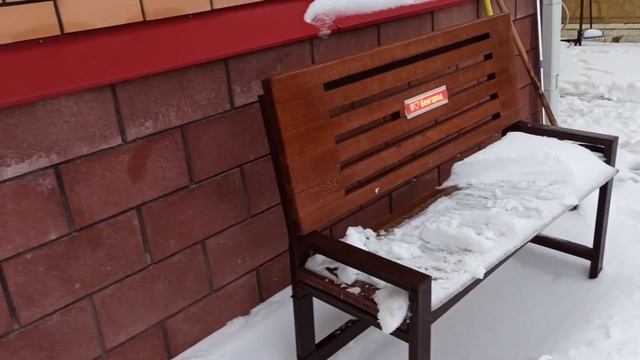Заглубленная теплица, теплая грядка и лавочка.