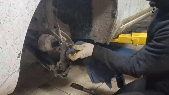 Правильная замена ступицы FORD смотреть онлайн