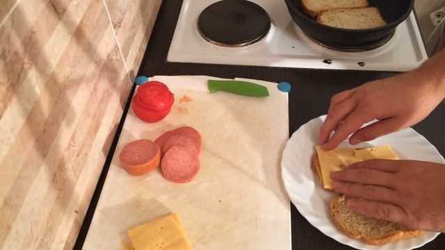 Как сделать вкусный бутерброд. Приготовить сможет даже школьник!