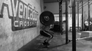 ПРИСЕДАНИЯ НА НОСКАХ СО ШТАНГОЙ (тихая работа)