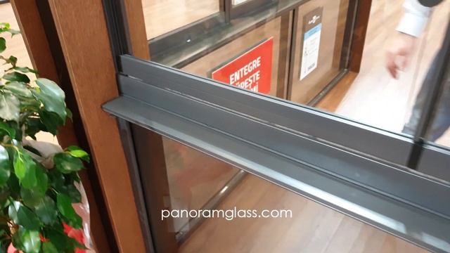 Поворотно-складная сдвижная система БЕЗРАМНОГО остекления TIARA 08 от PanoramGlass.