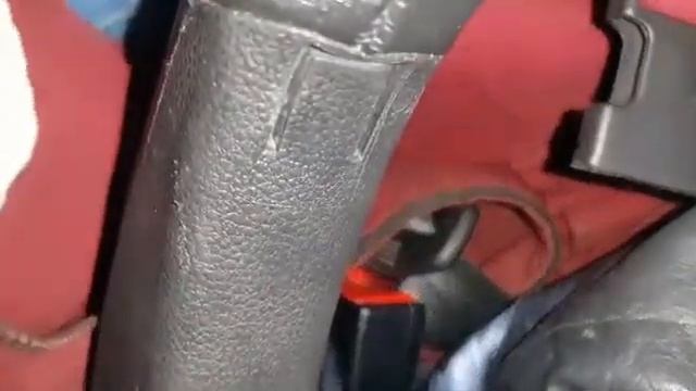 VW POLO Седан, снятие кожуха ручника смотреть онлайн