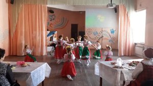 Королевы урожая традиционный немецкий танец