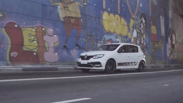Renault Sandero R.S 2.0 смотреть онлайн