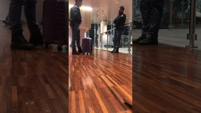 Polizia - Bagaglio dimenticato aeroporto bergamo #bgy #polizia