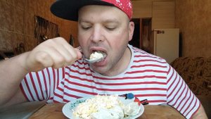 ОБЖОР спагетти и куриная грудка/мукбанг салат из крабовых палочек