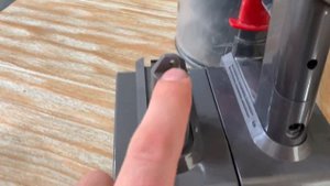 Dyson V7 Battery Replacement | RED FLASHING LIGHT FIX