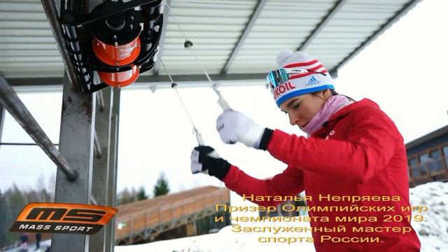 Лыжная сила. Наталья Непряева тренируется на тренажерах Deonis