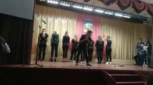 Танец в масках учителей