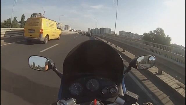 Еду на работу на мотоцикле Suzuki GSX600F Katana смотреть онлайн