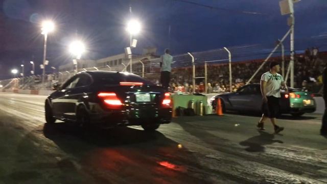 Nissan GT-R R35 v.s Mercedes C63 AMG 507 Coupe