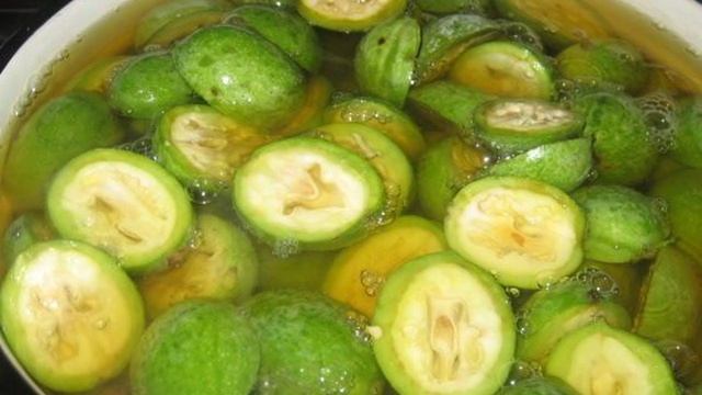 Варенье из зеленых грецких орехов