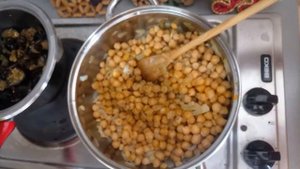 рецепт приготовления салата из нута и баклажана