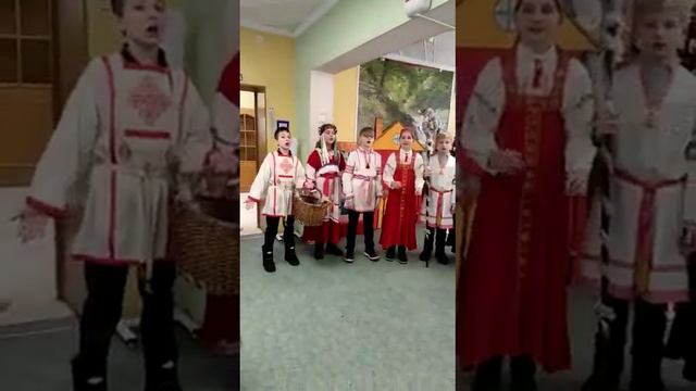 Колядочки-2023 от учеников 709 школы в библиотеке имени М.М. Пришвина. Район "Северный" Г. Москва смотреть онлайн