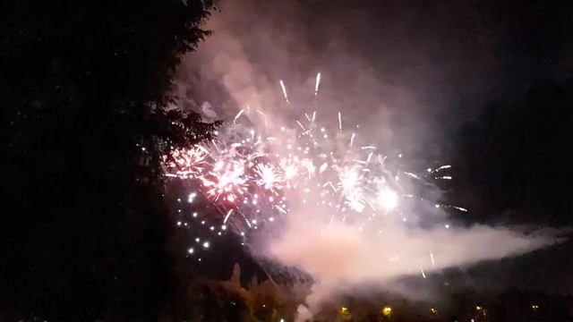 Салют 2022 на День города в Москве. Измайловский парк смотреть онлайн