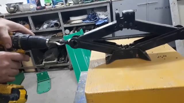 электропривод для винтового домкрата, смена резины за 5 минут смотреть онлайн