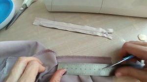 Как пришить молнию в брюках. Пошив застёжки в брюках. Как обработать гульфик в брюках.
