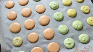 Макарон, на итальянской меренге.