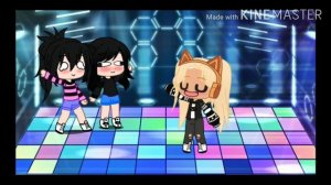 Я вылетаю из такси боже как же я красив