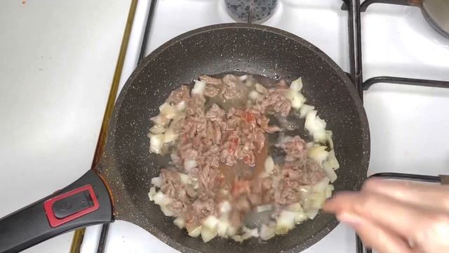 Спагетти с мясной подливой.ОЧЕНЬ СЫТНО И ВКУСНО.макароны