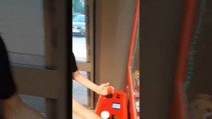 играю в автомат с игрушками