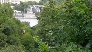 Москва, Воробьевы горы, Zipline: Воробьевы горы - Лужнецкая набережная через Москва-реку.