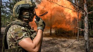 Российские военные подорвались на мине и выжили