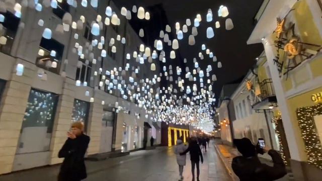 VLOG Наряжаем ёлку с парнем | Новогодняя Москва | ГУМ выставка | Центральный детский мир смотреть онлайн