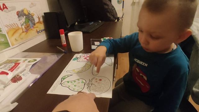 как с Лёшей выполняем домашнее задание с садика( 3 года 8 месяцев)??? смотреть онлайн