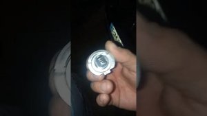 Замена лампочки ближнего света Рено Сценик 3 1.6dci