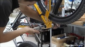 Торцовка кареточного узла велосипеда