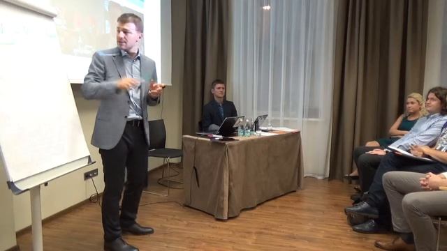 Семинар Виталий Новиков Александр Сень Как увеличить продажи в кризис Университет продаж