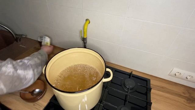 Помадка для пчёл смотреть онлайн