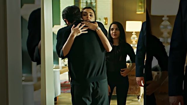 the hug ?... #burakdeniz #handeercel #bambaşkabiri #leyken #haymur смотреть онлайн