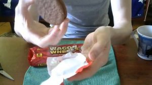 Обзор печенья "Wagon wheels" (karelы show) + реклама с Максимом Авериным