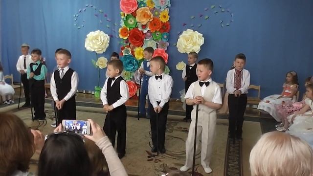 ВЫПУСКНОЙ 2017. Последний праздник в садике. Елисей выступает. смотреть онлайн