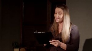 Актриса Екатерина Чилингарашвили читает текст Наталии Кетковой «Платье невесты»
