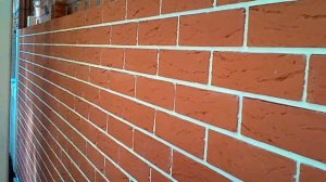 Кладка кирпича с белым швом