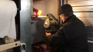 Подвесной наждак в гараж.