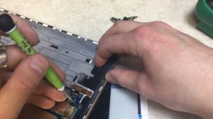 Планшет Lenovo Yoga Tablet 10 не включается, не заряжается. Диагностика