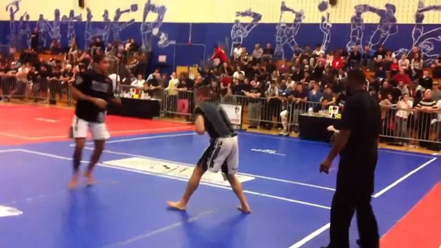 Provincials 2011 Black Belt No-Gi Superfight Part I смотреть онлайн